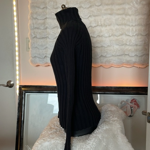 Belldini Women's Black Turtleneck Sweater perfect condition preowned - Picture 3 of 7